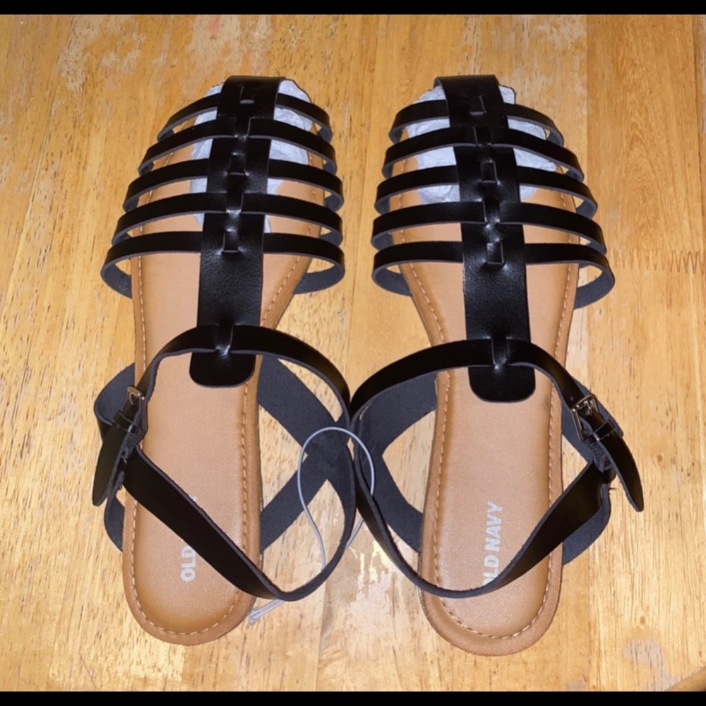 Black, leather Old Navy sandals